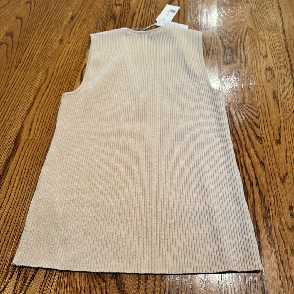 NWT Vince Beige Sleeveless Ribbed V-Neck Top | M - Picture 4 of 5